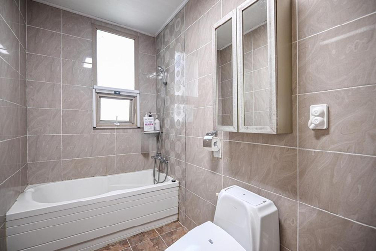 Bathroom 4, Jeju Olle House, Jeju