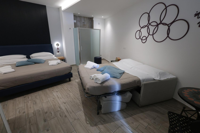 Bedroom 2, Vesuvio Inn Bed & Wine Experience, Napoli