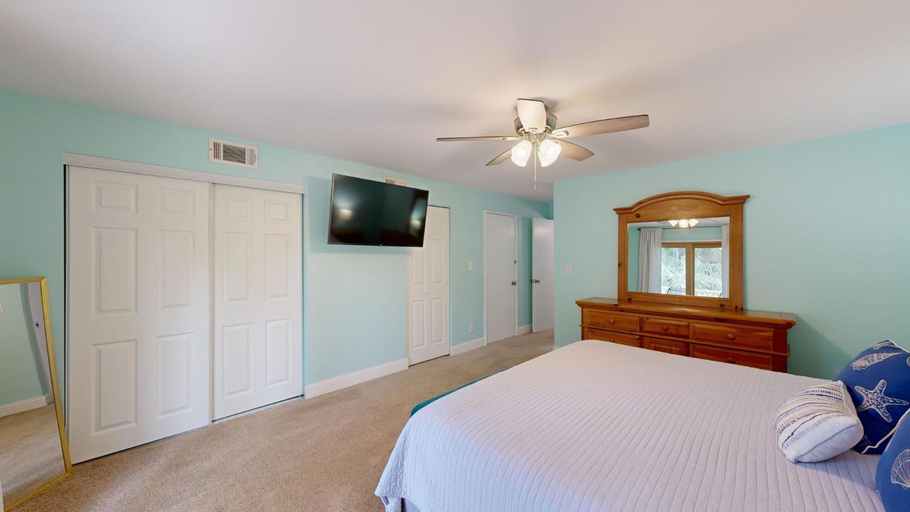 Bedroom 2, 526 Queens Grant, Beaufort