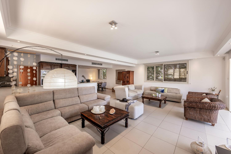 Others 2, Villa Adalia