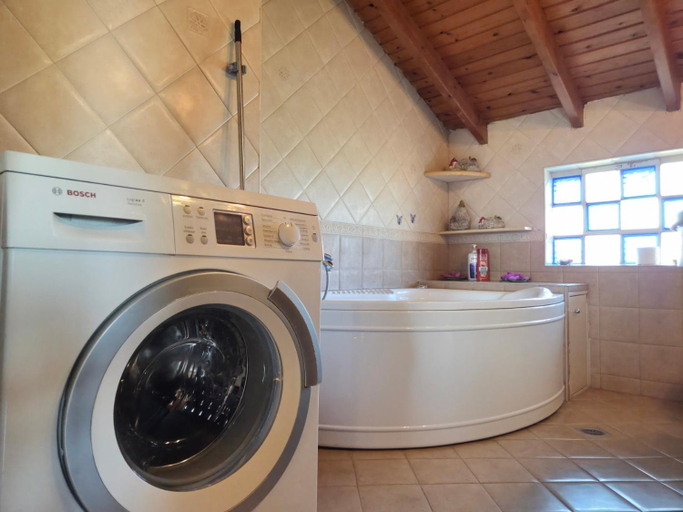 Bathroom 2, Attic Paradise, Central Macedonia