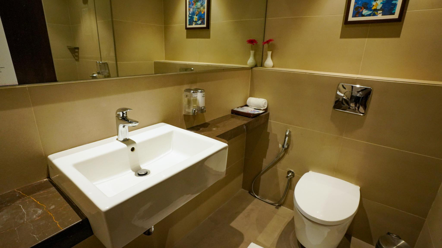 Bathroom 5, 7 Apple Resort - Lonavala, Pune