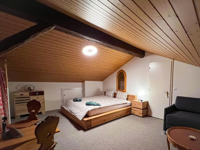 Bedroom 2, Chalet Maithili Lauterbrunnen -152-Year-Old Majestic Chalet, Interlaken