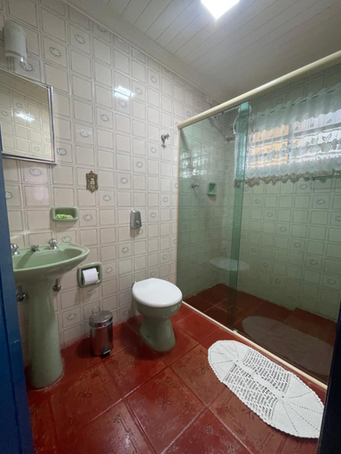 Bathroom 3, Fascinacao Cafe Hotel, Cunha