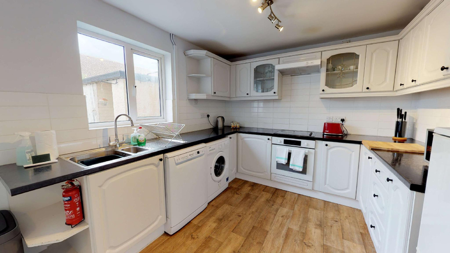 Others 5, Taphouse Avenue Witney holiday home, Oxfordshire
