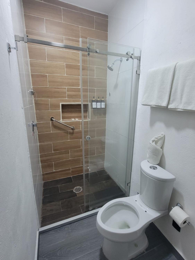 Bathroom 4, FIESTA MIRAMAR, Ciudad Madero