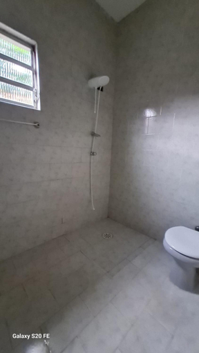 Bathroom 4, Pousada Guaruja, suites Praia do tombo, Guarujá
