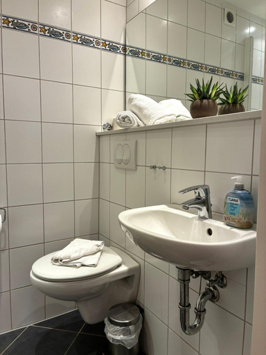 Bathroom 2, Residenz Atlantic mit Hallenbad und Sauna, Cuxhaven