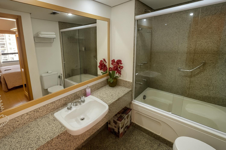 Bathroom 3, Flat 4 Estrelas Jardins Premium 1203, São Paulo