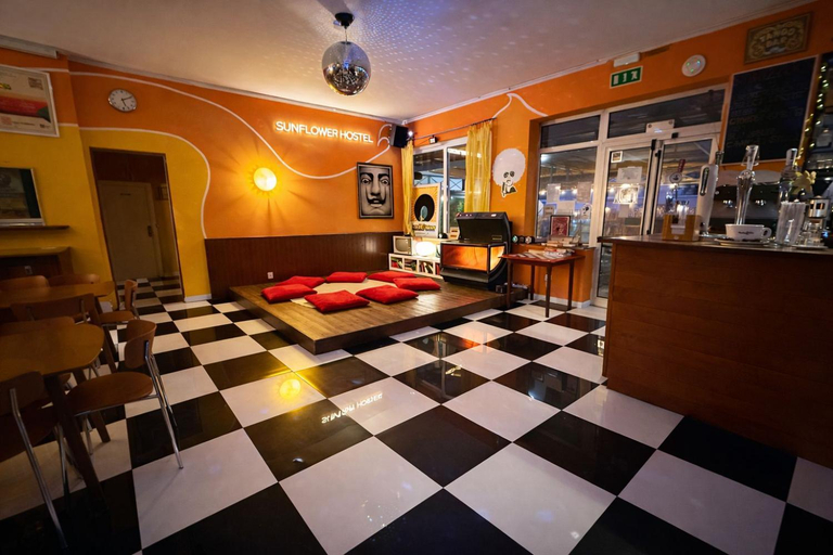 Food & Drinks 4, Sunflower Beach Backpacker Hostels & Bar-NEW, Rimini