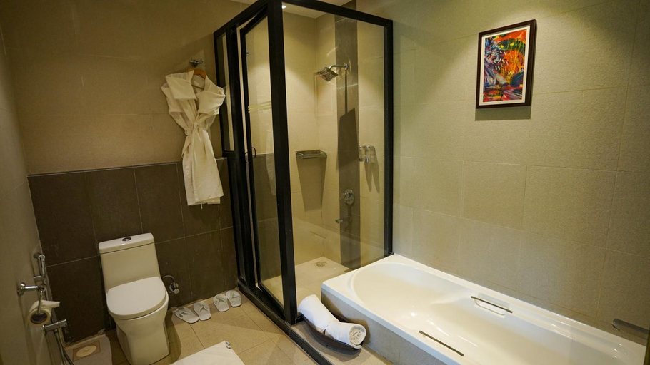 Bathroom 5, 7 Apple Resort - Lonavala, Pune