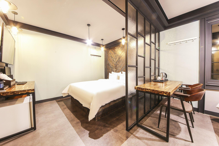 Bedroom 3, Yeosu 1st Avenue Hotel, Yeosu