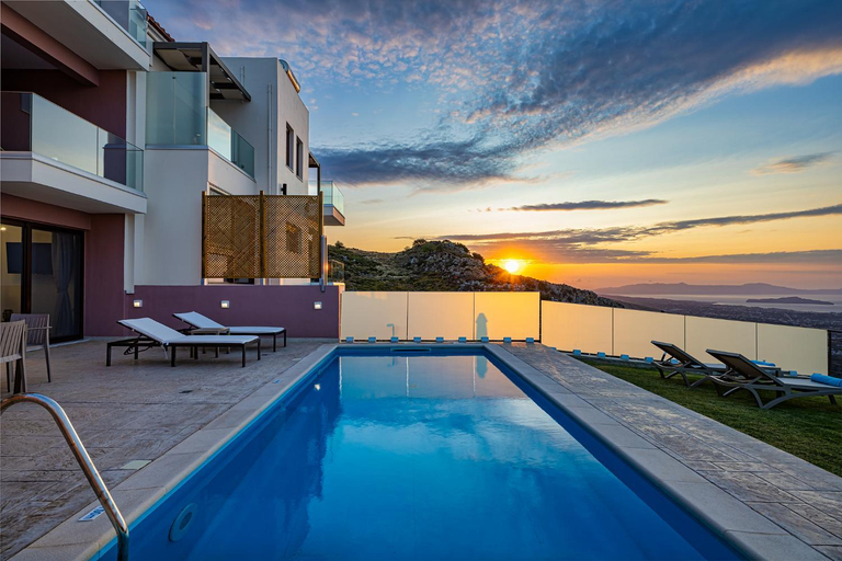 Sport & Beauty 2, Villa Mari Chania, with private ecologic pool and amazing view!, Crete