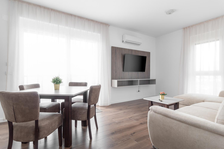 Others 4, Grand Hill Flats, Oradea