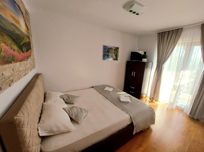 Bedroom 2, Casuta cu Trandafiri, Slanic