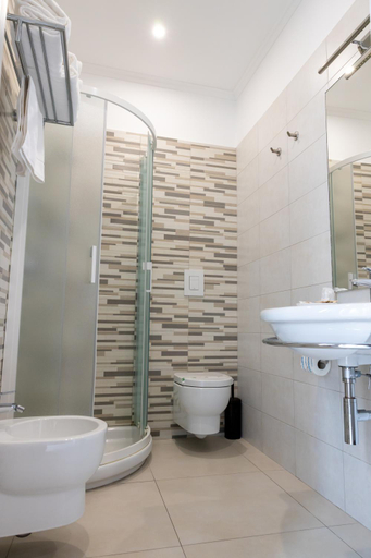 Bathroom, Mary Vi Rooms, Foggia