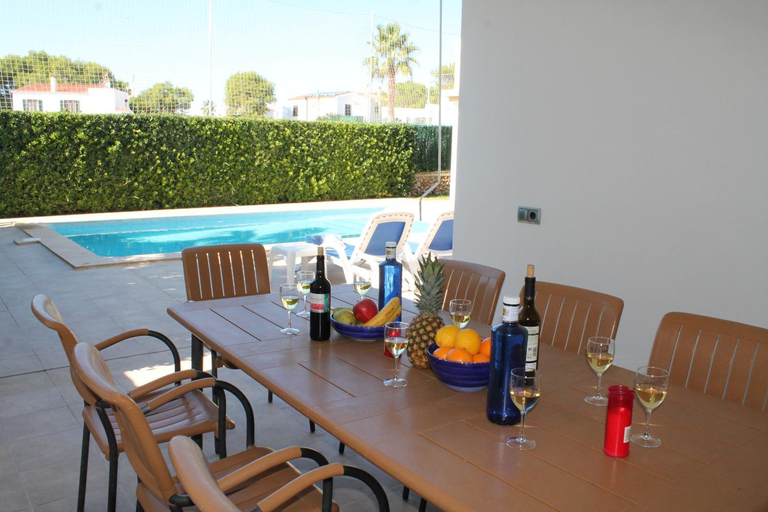 Others 2, Villa Betty, Baleares