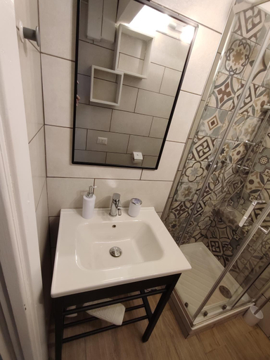 Bathroom, Giubbonari Street, Rome