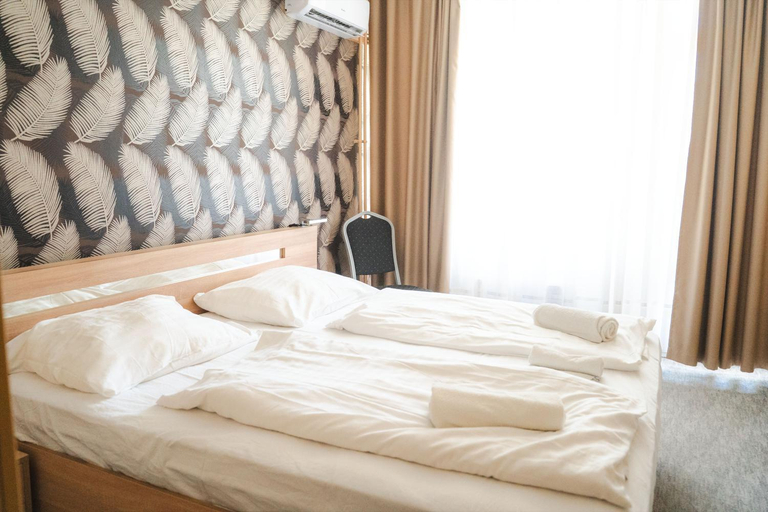 Bedroom, Hotel Korona, Siófok