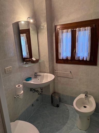Bathroom 2, Locanda Ruga Rialto, Venezia