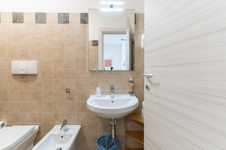 Bathroom 3, Calanca Apulian Residence, Brindisi