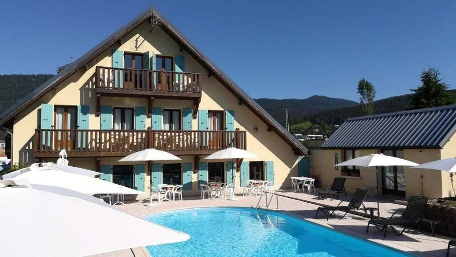 Pool 2, Hôtel Restaurant Les Tilleuls et son espace détente, Isère