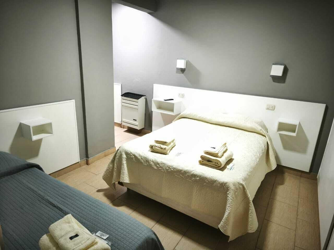 Bedroom 2, Hotel El Viejo Bar, Lago Buenos Aires