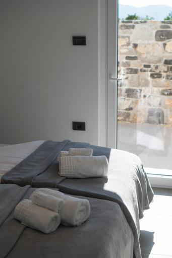 Bedroom, Private Apartment HerMes arT on the Karst Shared Pool & Parking, Sežana