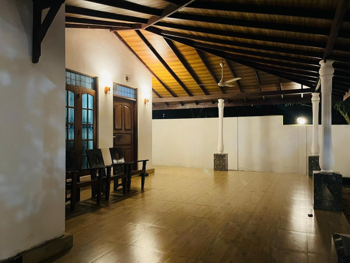 Terrace/patio 4, Airport Viwe Homestay, Katana