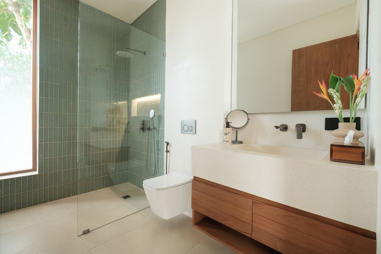 Bathroom 2, Manu Villas, Denpasar