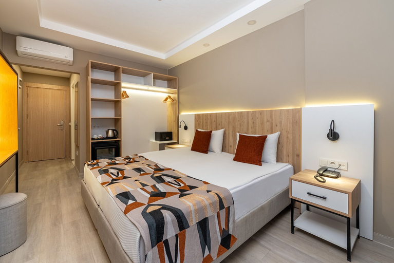 Bedroom 3, Villa Sunflower Hotel, Alanya