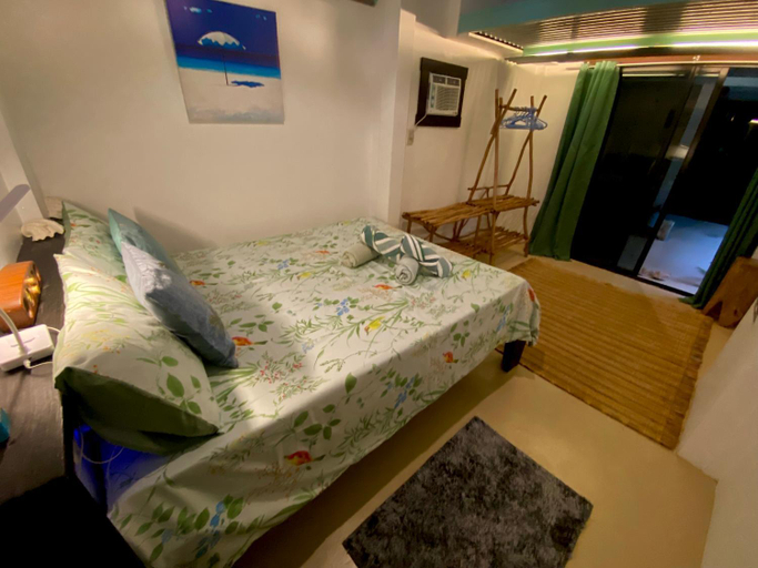 Bedroom 2, DJs Beach Resort, San Francisco