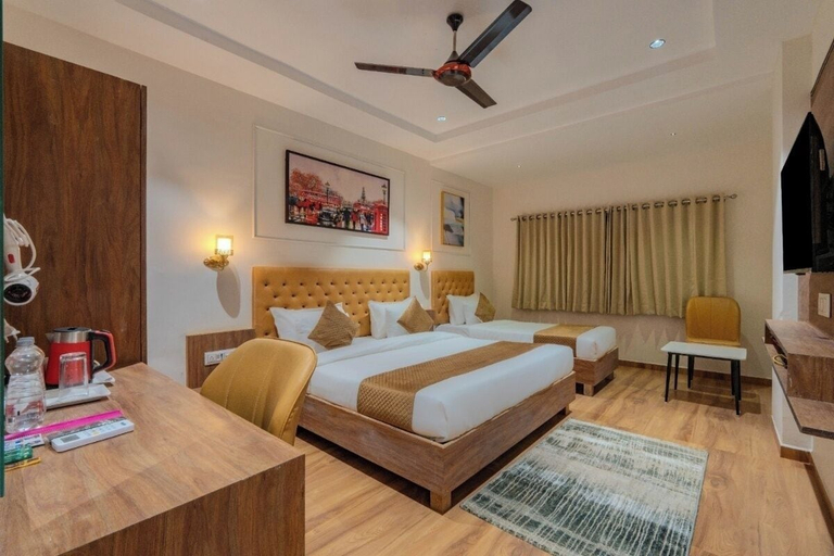 Room 3, Hotel TGR, Navsari