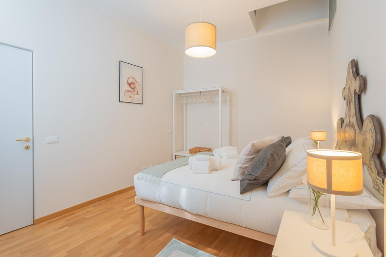 Bedroom 3, Luxury Apartments in Villa Cardinal Ciceri by Rent all Como, Como