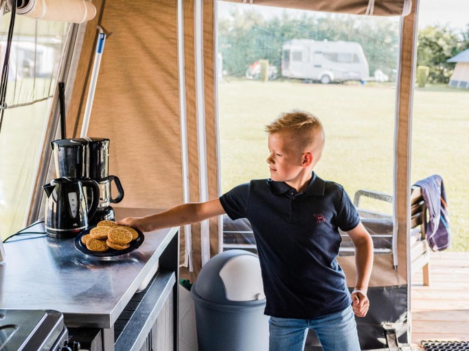 Kitchen 3, Tent Lodge in Begur near Costa Brava Beach, Girona