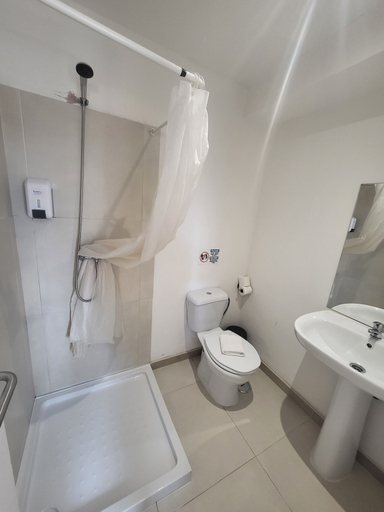 Bathroom 3, What Else Guest House, Ourém