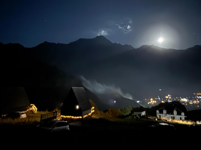 Others 4, View Cottage, Kazbegi