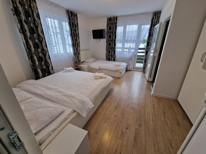 Bedroom 2, PENSIUNEA NASUI, Viseu De Sus