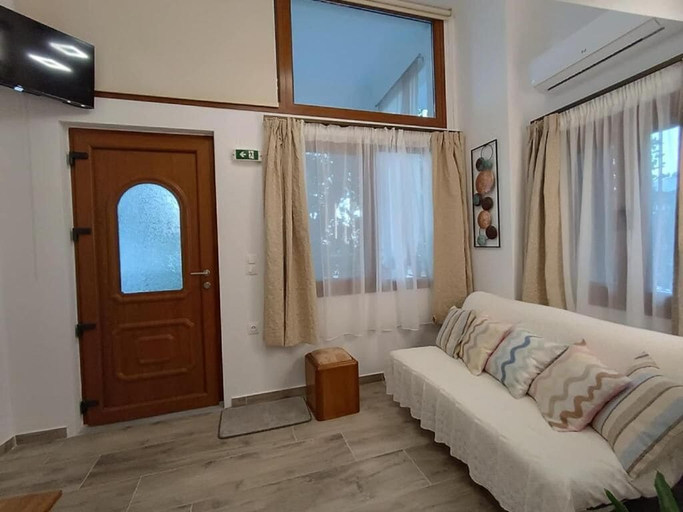 Living area 3, Isidora Apartments, Thessaly