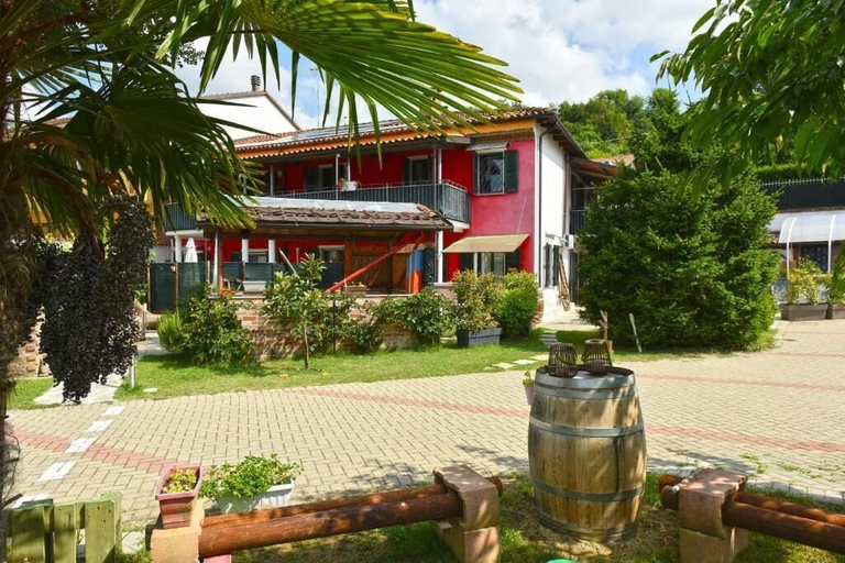 Property grounds 2, LA FERMATA DELLE RONDINI, Asti