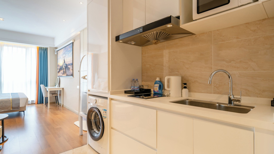 Private kitchen 4, Youyue High-Rise Apartment - Chunxi Road, Chengdu