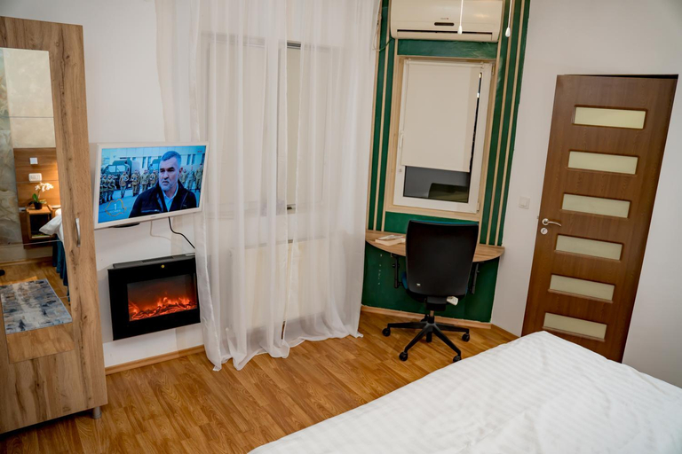 Facilities 4, Center Walk Studios, Municipiul Bucuresti
