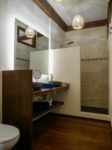 Bathroom 4, Casa del Armiño, Toledo
