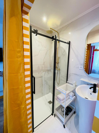 Bathroom, La Suite Interdite Spa Experience Sensorielle Wimereux, Pas-de-Calais