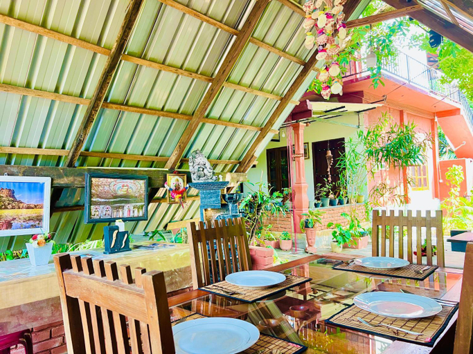 Food & Drinks 4, Hotel Oleena, Hingurakgoda