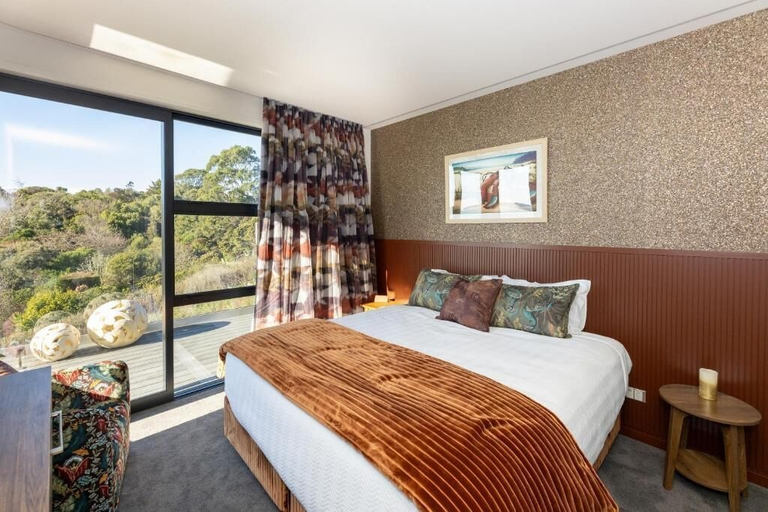 Room 4, Tirohanga Nui, Waitaki