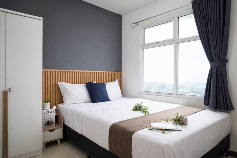 Bedroom 2, Restful 2BR with Sea View at Apartment Green Bay Condominium By Travelio, North Jakarta