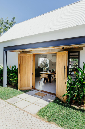 Exterior & Views, 3 bedroom villa nestled in nature, Black River