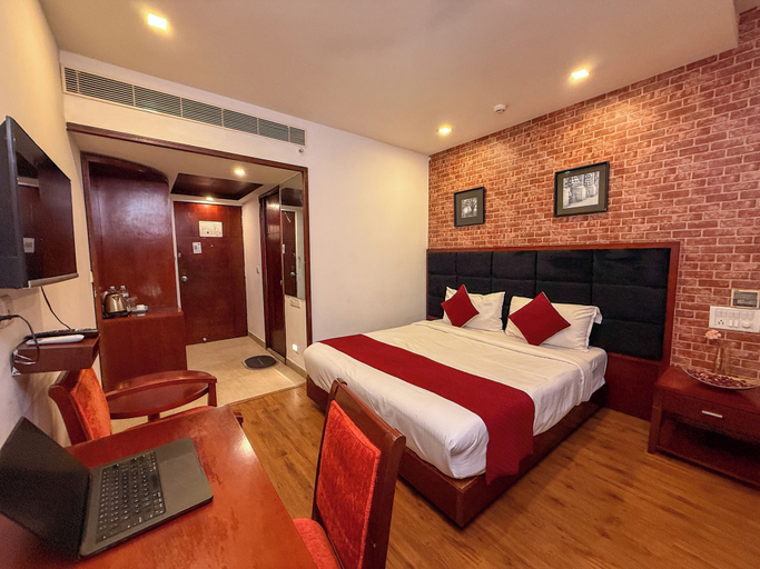 Room 5, C Suites 1216 VJ Grand Central, Pune