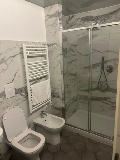 Bathroom 3, Affittacamere Archivolto del Teatro, Savona